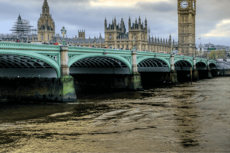 How-Furlough-Changes-Have-Impacted-UK-Payroll-Blog-Photo-768x512-1