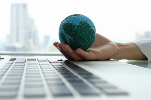 Payroll-Success-in-10-Countries-Aadmi-Blog-2-300x200-1.webp